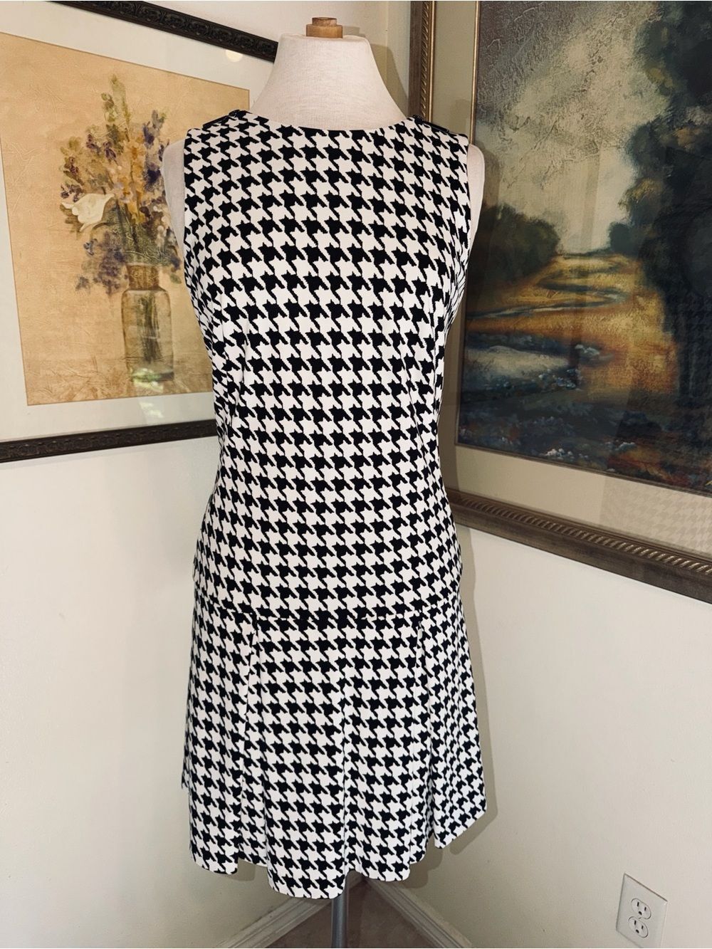 Michael Kors Classic Black & White Houndstooth Sleeveless Dress Size 4